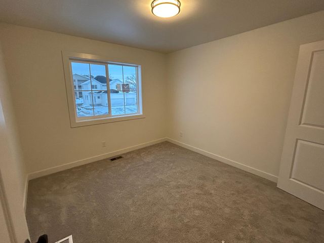 2613 36 Avenue S, Moorhead, MN 56560