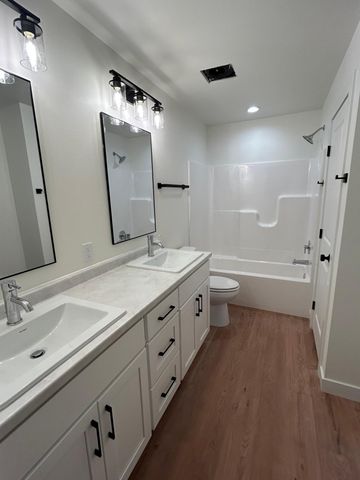 2613 36 Avenue S, Moorhead, MN 56560