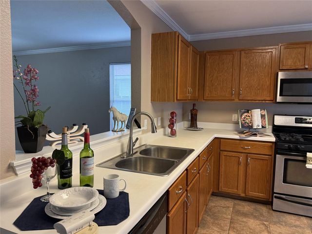 3902 Louise Lee DR, Austin, TX 78725