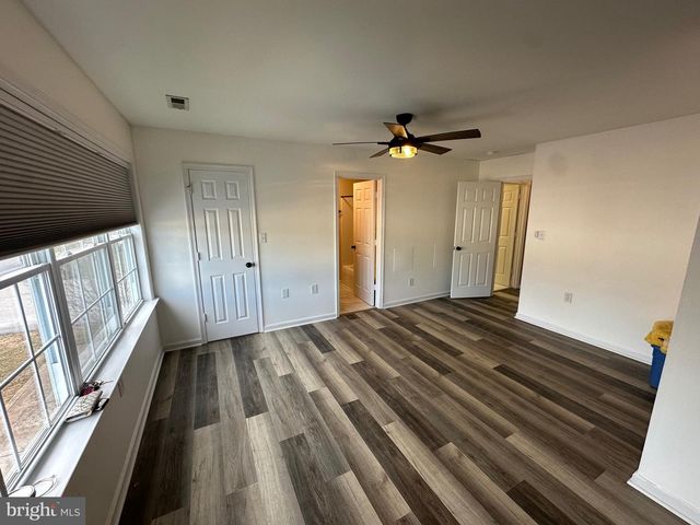 112 GEORGETOWN SQ, Martinsburg, WV 25401