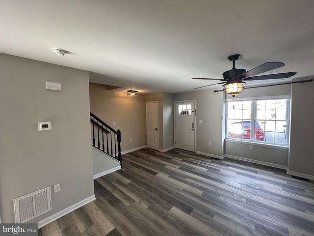 112 GEORGETOWN SQ, Martinsburg, WV 25401