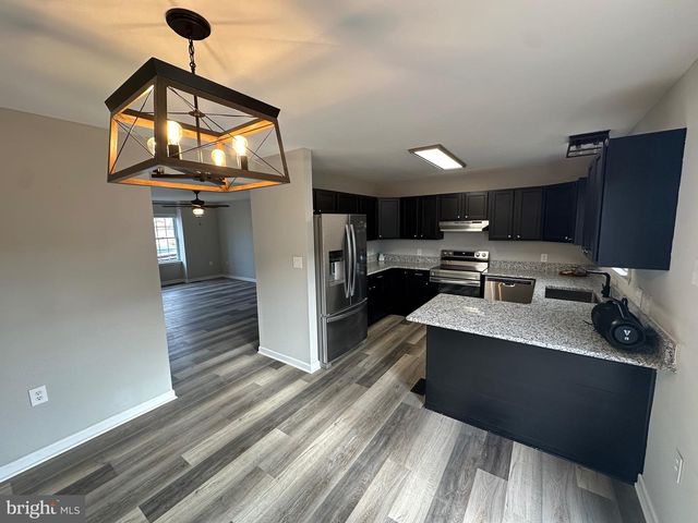 112 GEORGETOWN SQ, Martinsburg, WV 25401