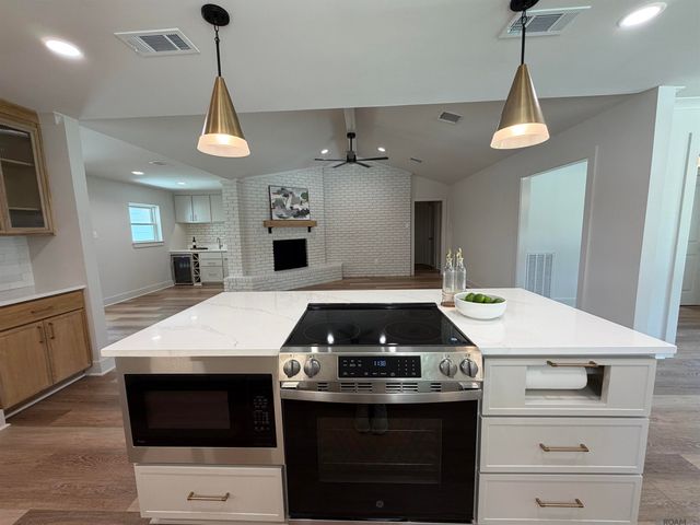 18358 Broussard Rd, Prairieville, LA 70769