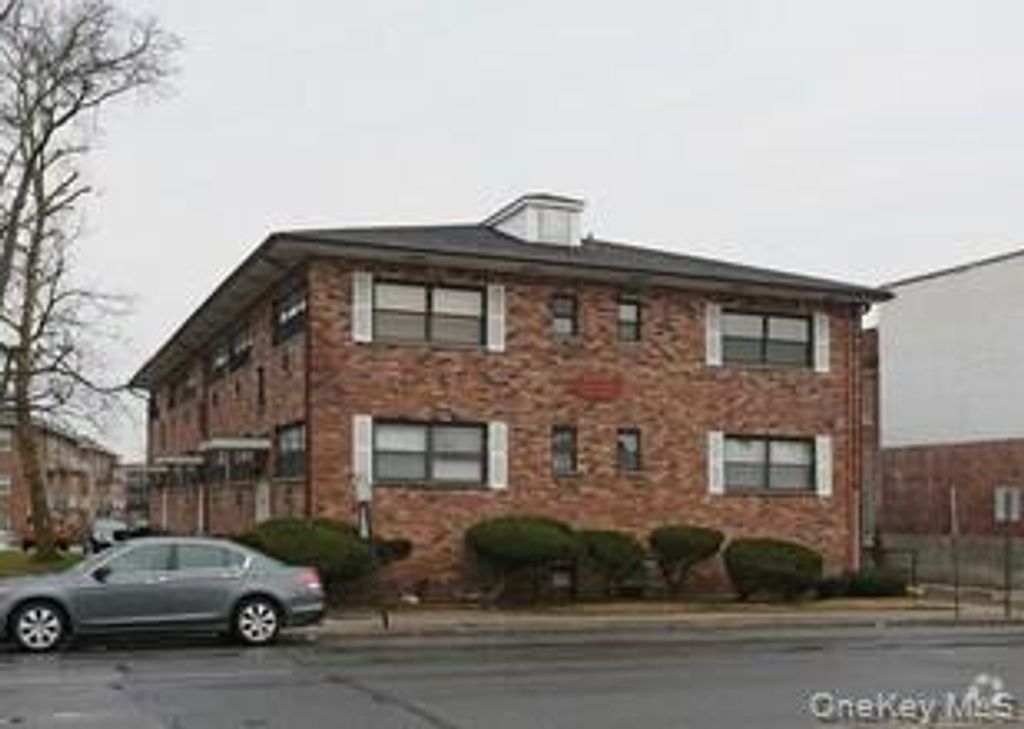 80 Lincoln Avenue 3C, Rockville Centre, NY 11570 — exterior