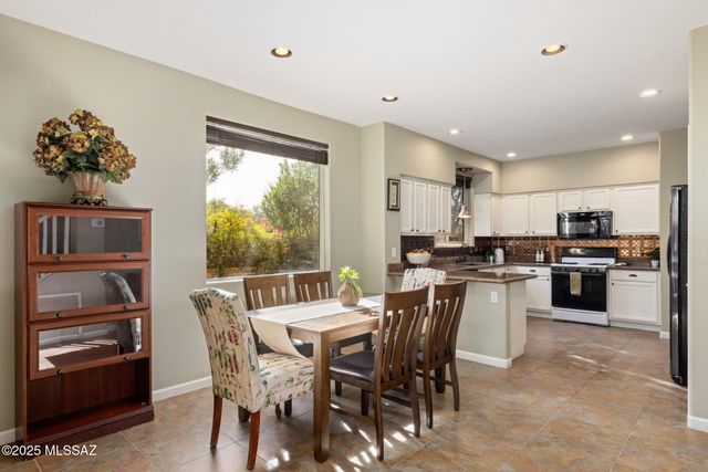 5344 E Calle Vista De Colores, Tucson, AZ 85711