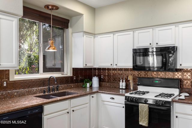 5344 E Calle Vista De Colores, Tucson, AZ 85711