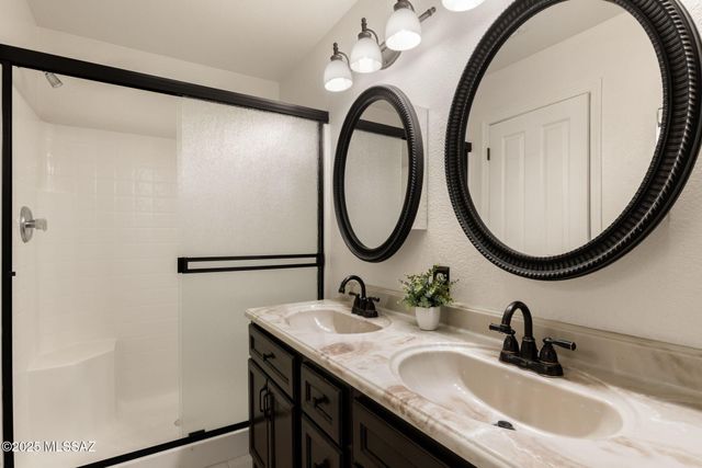 5344 E Calle Vista De Colores, Tucson, AZ 85711