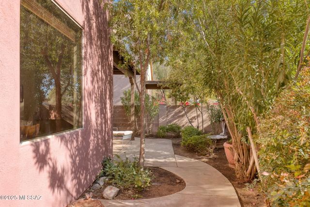 5344 E Calle Vista De Colores, Tucson, AZ 85711