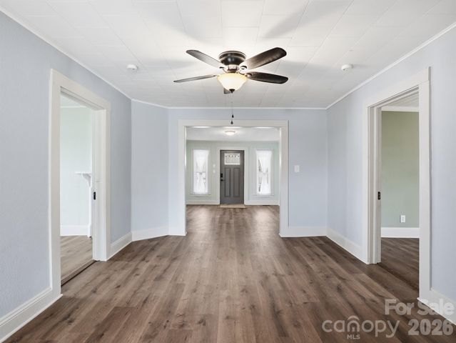 61 27th Street NW, Hickory, NC 28601