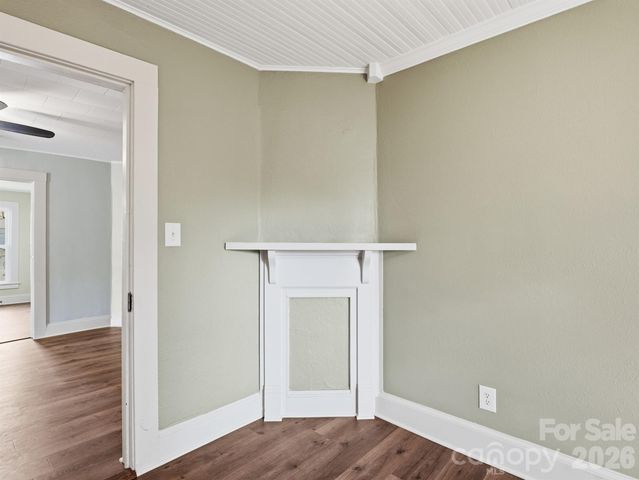 61 27th Street NW, Hickory, NC 28601