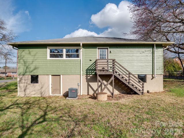 61 27th Street NW, Hickory, NC 28601