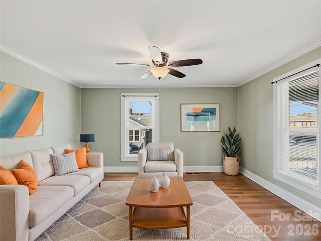 61 27th Street NW, Hickory, NC 28601