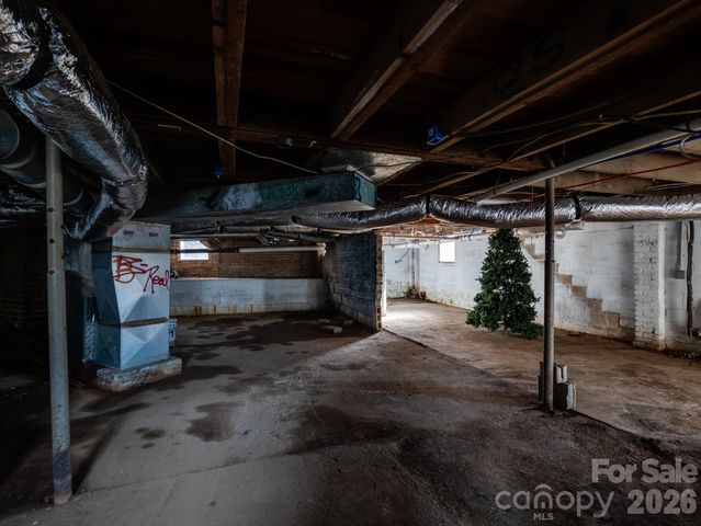 61 27th Street NW, Hickory, NC 28601