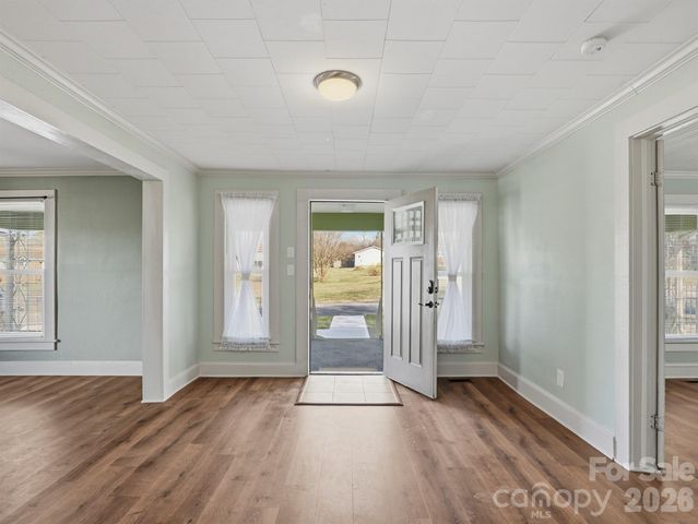 61 27th Street NW, Hickory, NC 28601