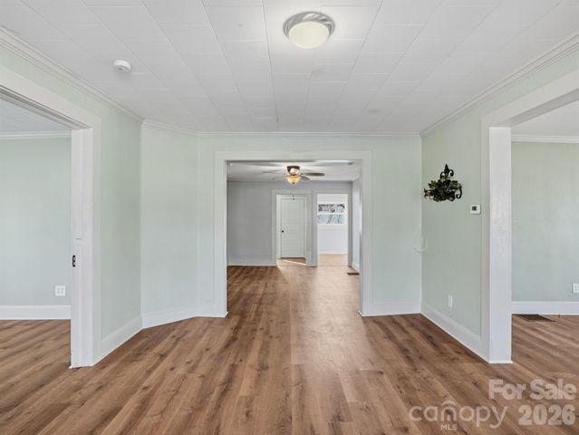 61 27th Street NW, Hickory, NC 28601