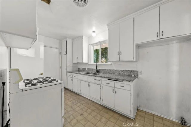 20644 Sherman Way, Winnetka, CA 91306