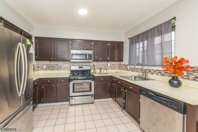 305 Tulsa Ct, Independence Twp., NJ 07840