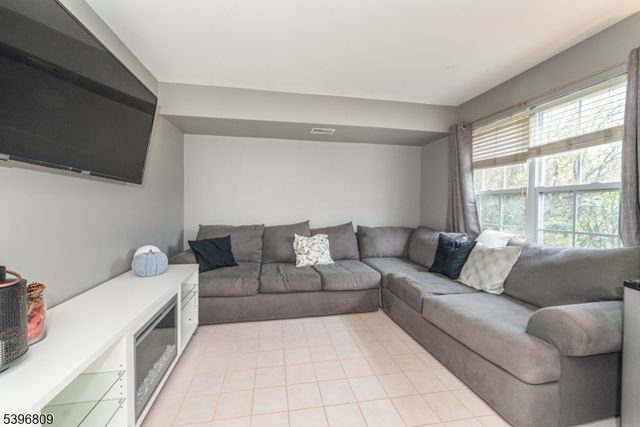 305 Tulsa Ct, Independence Twp., NJ 07840