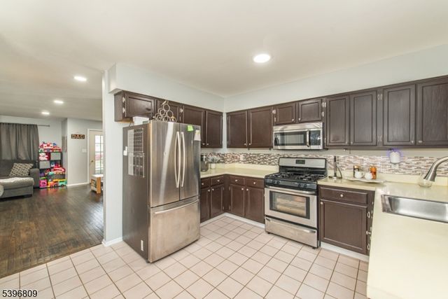 305 Tulsa Ct, Independence Twp., NJ 07840
