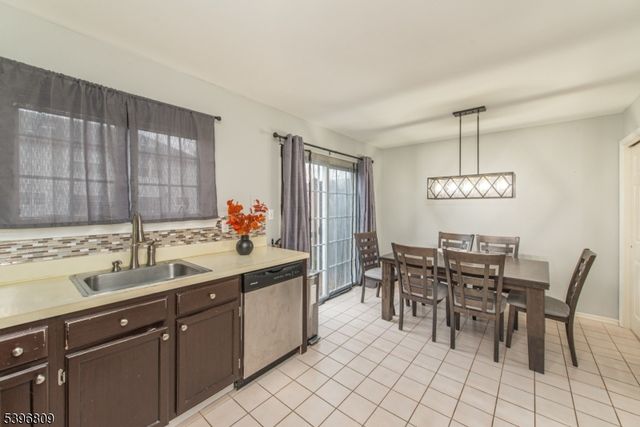 305 Tulsa Ct, Independence Twp., NJ 07840