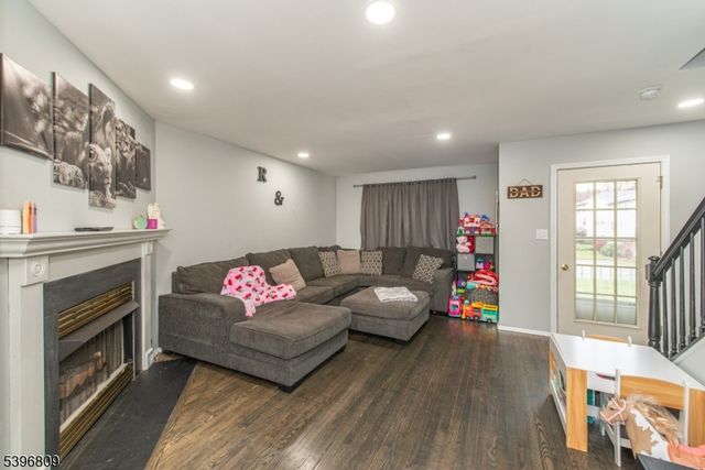 305 Tulsa Ct, Independence Twp., NJ 07840