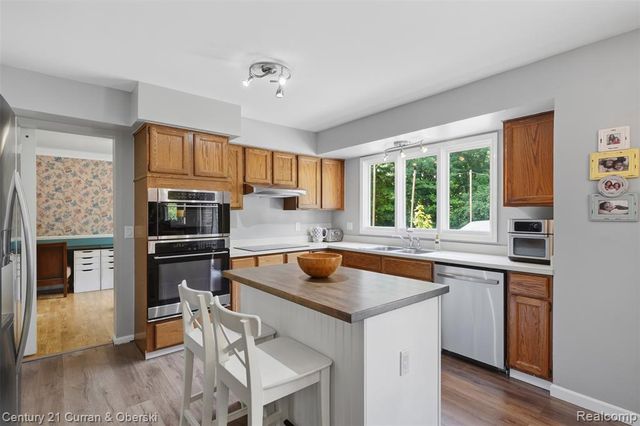 47008 Cider Mill Drive, Novi, MI 48374