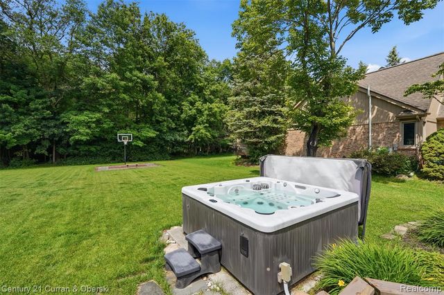 47008 Cider Mill Drive, Novi, MI 48374