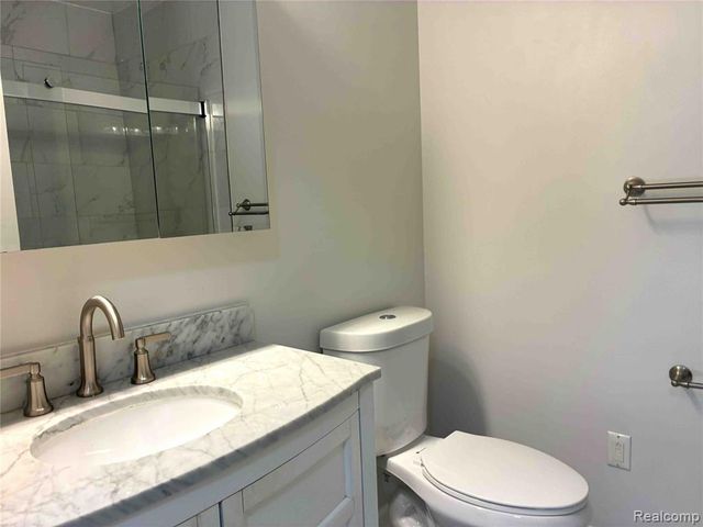 44782 Gwinnett Loop, Novi, MI 48377