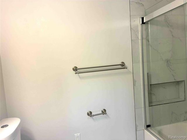 44782 Gwinnett Loop, Novi, MI 48377