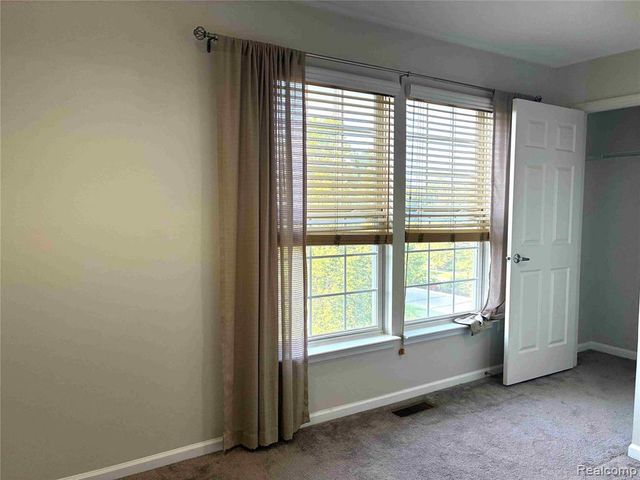44782 Gwinnett Loop, Novi, MI 48377