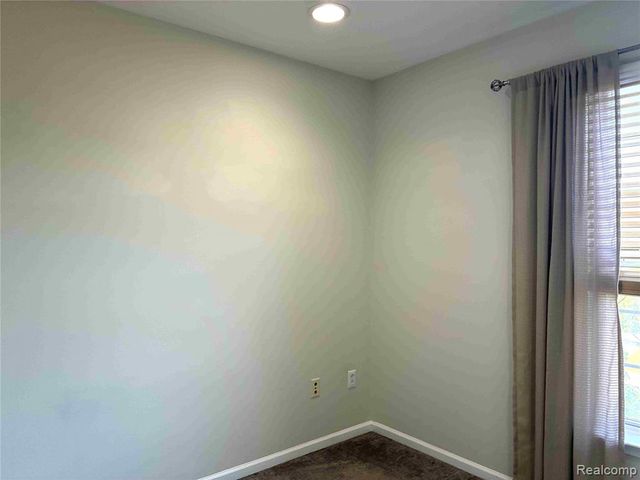 44782 Gwinnett Loop, Novi, MI 48377