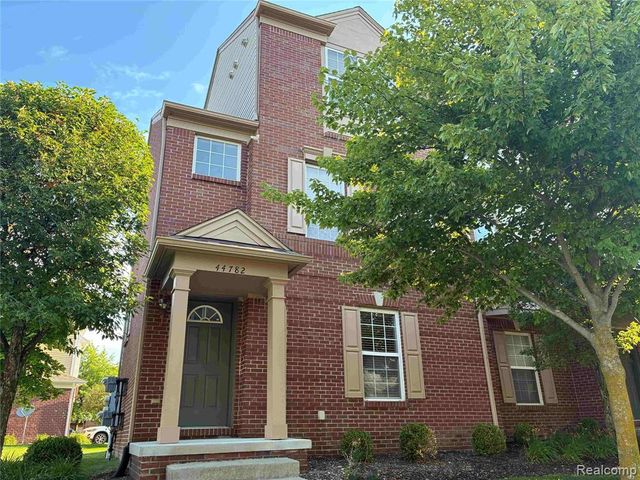 44782 Gwinnett Loop, Novi, MI 48377