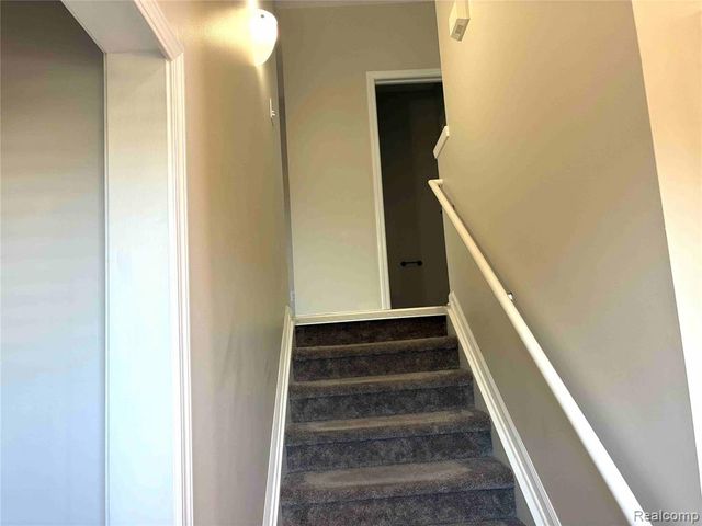 44782 Gwinnett Loop, Novi, MI 48377
