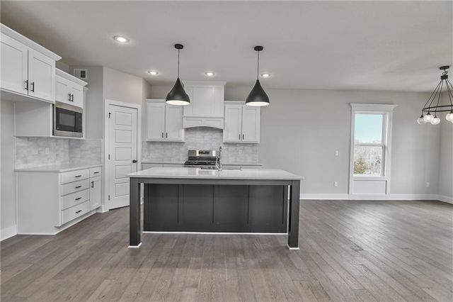 2394 W Wabash Street, Olathe, KS 66061