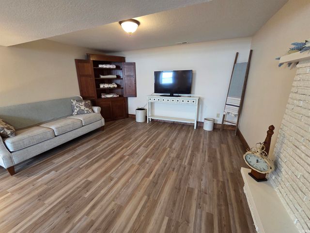 8125 E U.S. 33 Highway, Churubusco, IN 46723