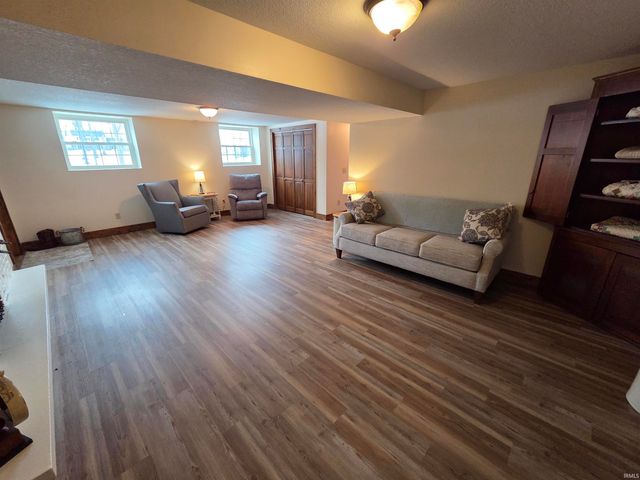 8125 E U.S. 33 Highway, Churubusco, IN 46723