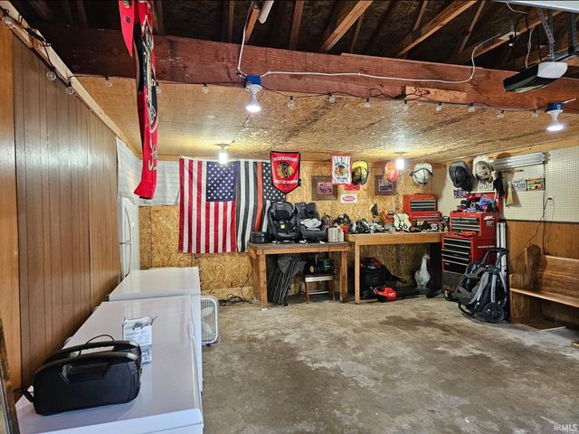 8125 E U.S. 33 Highway, Churubusco, IN 46723