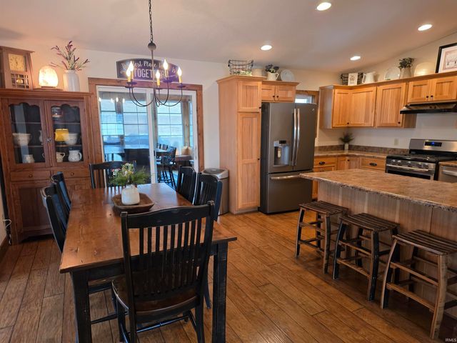 8125 E U.S. 33 Highway, Churubusco, IN 46723