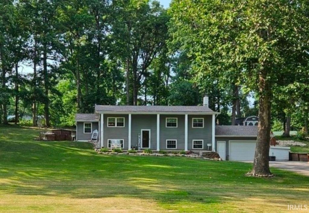 8125 E U.S. 33 Highway, Churubusco, IN 46723