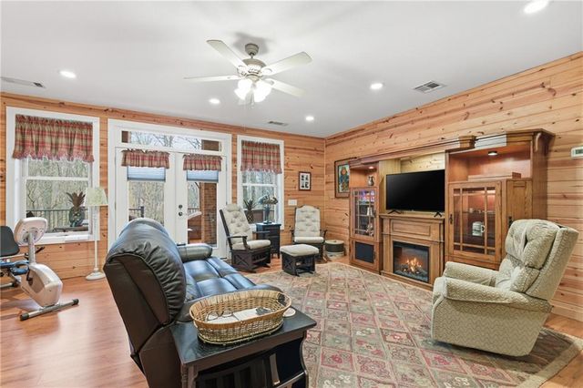 335 Laurel Place Drive, Cornelia, GA 30531