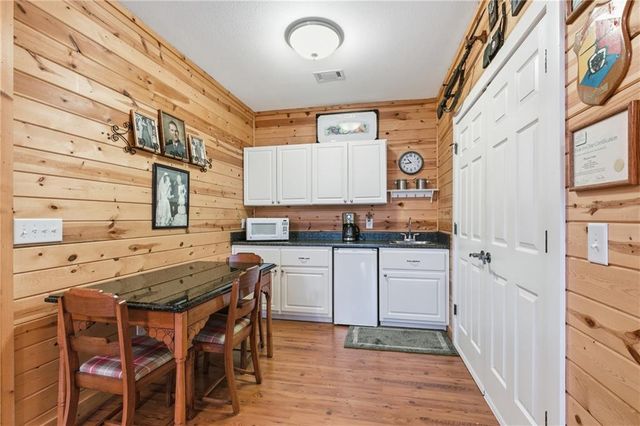 335 Laurel Place Drive, Cornelia, GA 30531