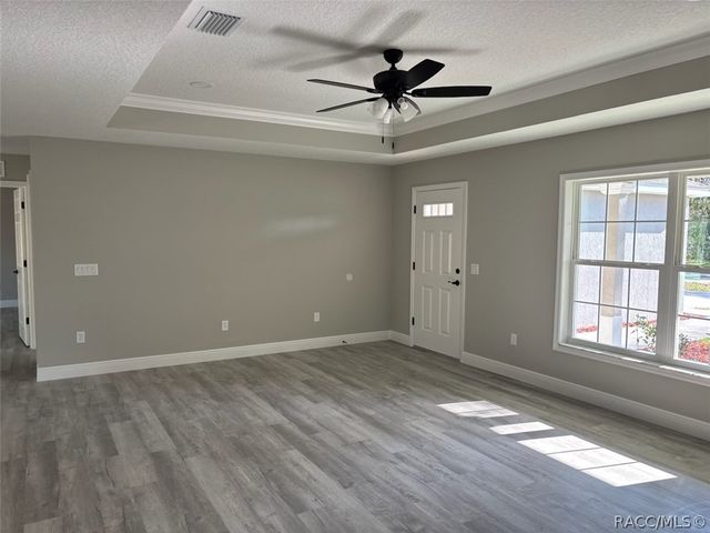 9179 N Commodore Drive, Dunnellon, FL 34434