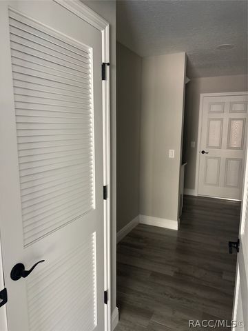 9179 N Commodore Drive, Dunnellon, FL 34434