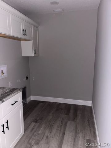 9179 N Commodore Drive, Dunnellon, FL 34434