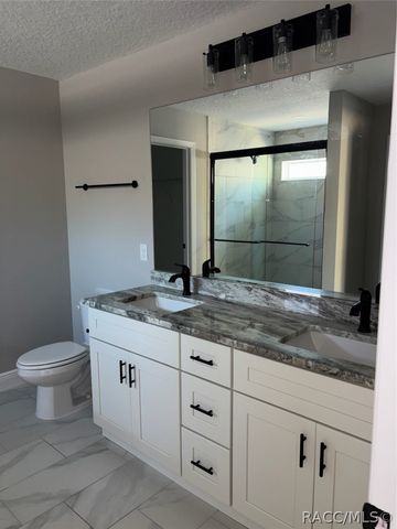 9179 N Commodore Drive, Dunnellon, FL 34434