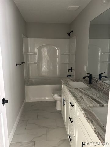 9179 N Commodore Drive, Dunnellon, FL 34434