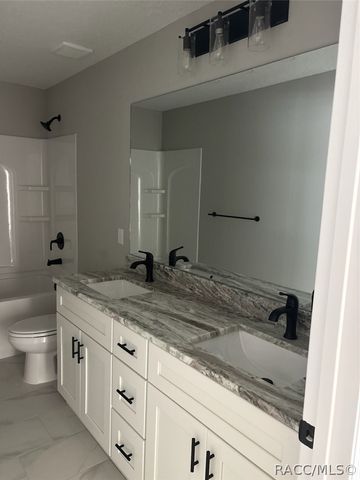 9179 N Commodore Drive, Dunnellon, FL 34434