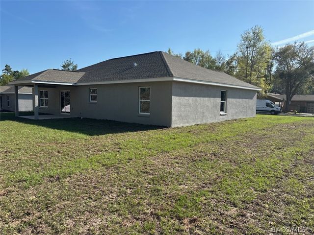 9179 N Commodore Drive, Dunnellon, FL 34434