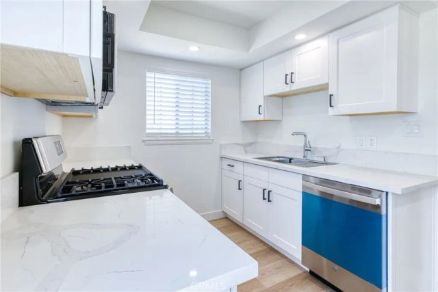 320 W Truslow Avenue D, Fullerton, CA 92832