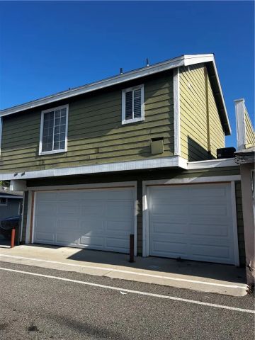 320 W Truslow Avenue D, Fullerton, CA 92832